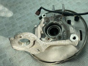Поворотный кулак / Цапфа с подшипником 8R0505432F Audi A7
