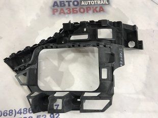 Направляюча заднього бампера 7P6807393A Volkswagen Touareg