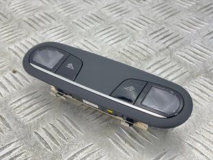 Плафон освещения салона 4G0947111A6PS Audi A7