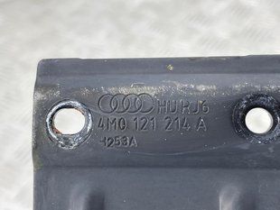 Кронштейн 4M0121214A Audi Q7