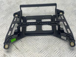 Крепление 4K0857290 Audi A6