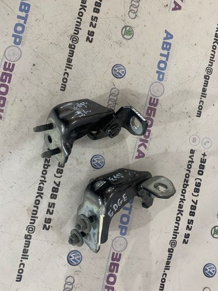 Петля дверей Ford Edge