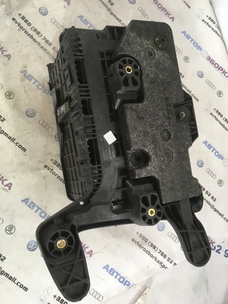 Піддон для акумулятора 3C0915443A Volkswagen CC