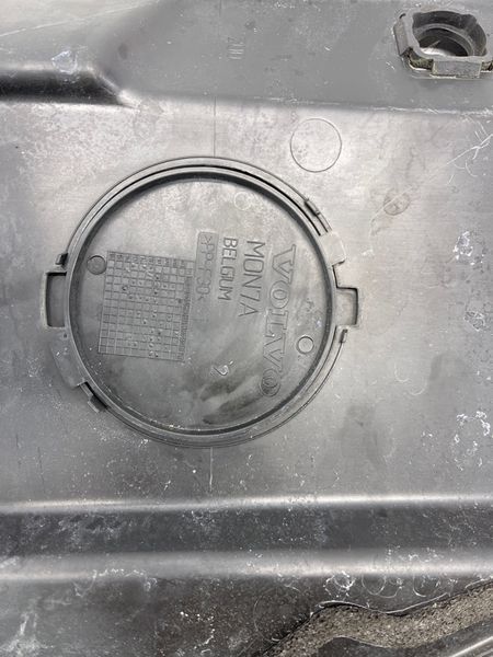 Жабо / Водоотводящий щиток 31402670 Volvo XC60