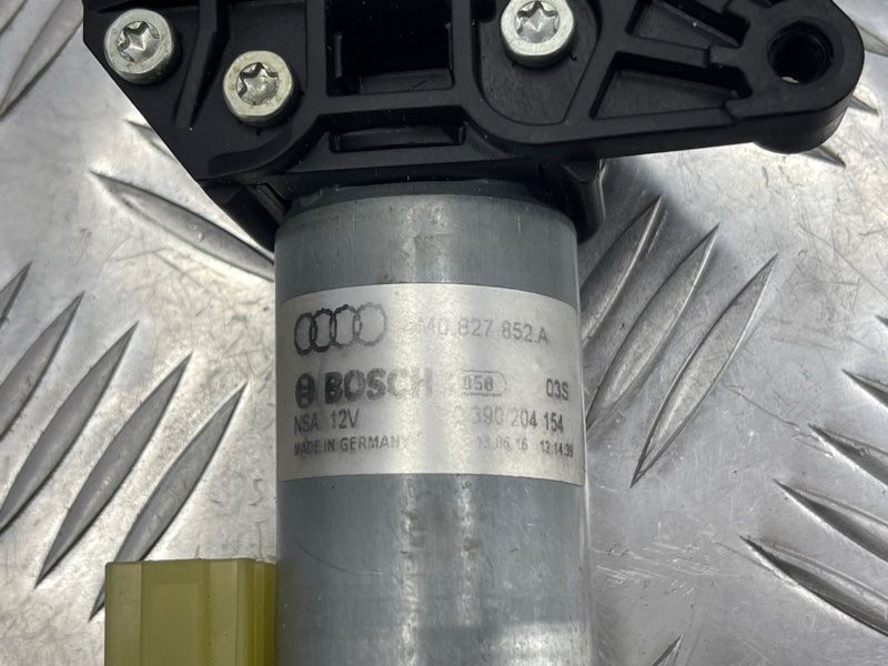 Привідний блок кришки багажника Audi Q7
