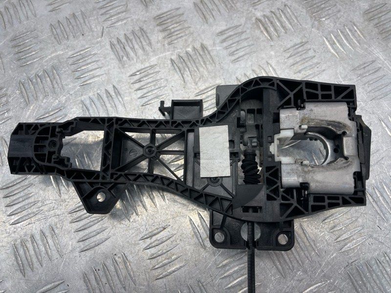 Кронштейн ручки 4L1837885H Audi Q7