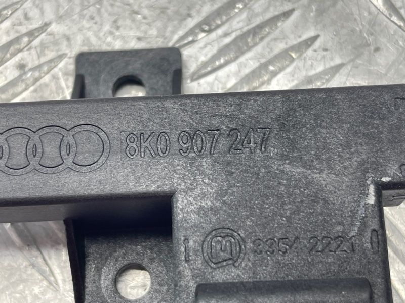 Антена безключового доступу (KESSY) 8K0907247 Audi A6 Audi A4, Audi A4 Allroad, Audi A5, Audi A6, Audi A7, Audi A8, Audi Q5, Audi RS5, Audi RS7, Audi S4, Audi S5, Audi S6, Audi S7, Audi S8, Audi SQ5
