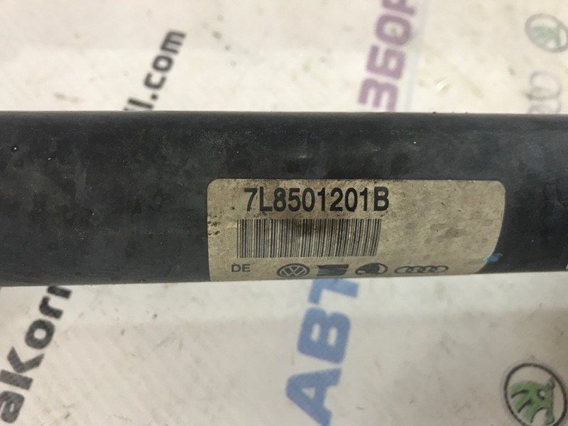 Піввісь 7L8501201B Audi Q7