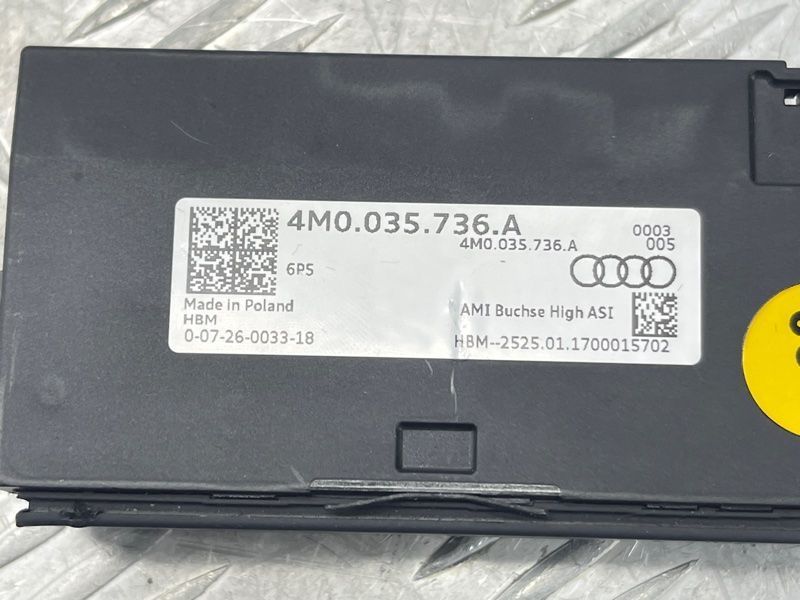 Блок USB 4M0035736A Audi Q7