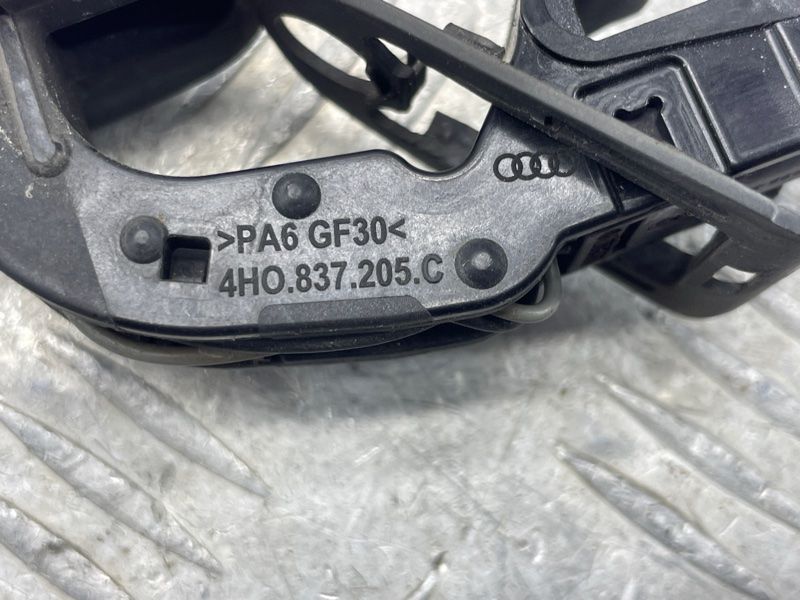 Ручка дверей (keyless) зовнішня 4H0837205C Audi A8