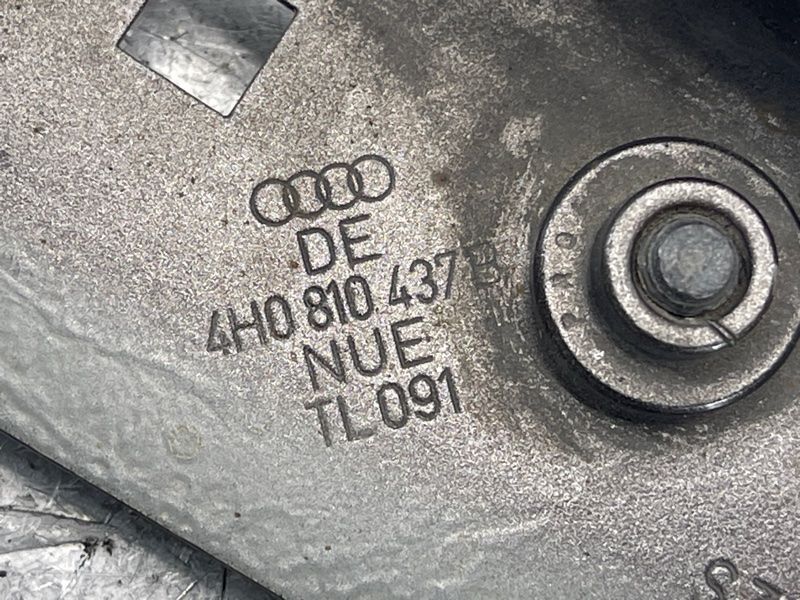 Кронштейн 4H0810437B Audi A8