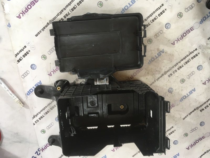 Піддон для акумулятора 3C0915443A Volkswagen CC