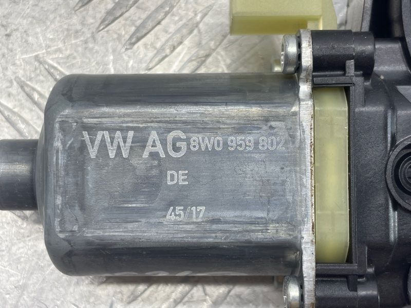 Мотор склопідйомника 8W0959802 Audi Q7