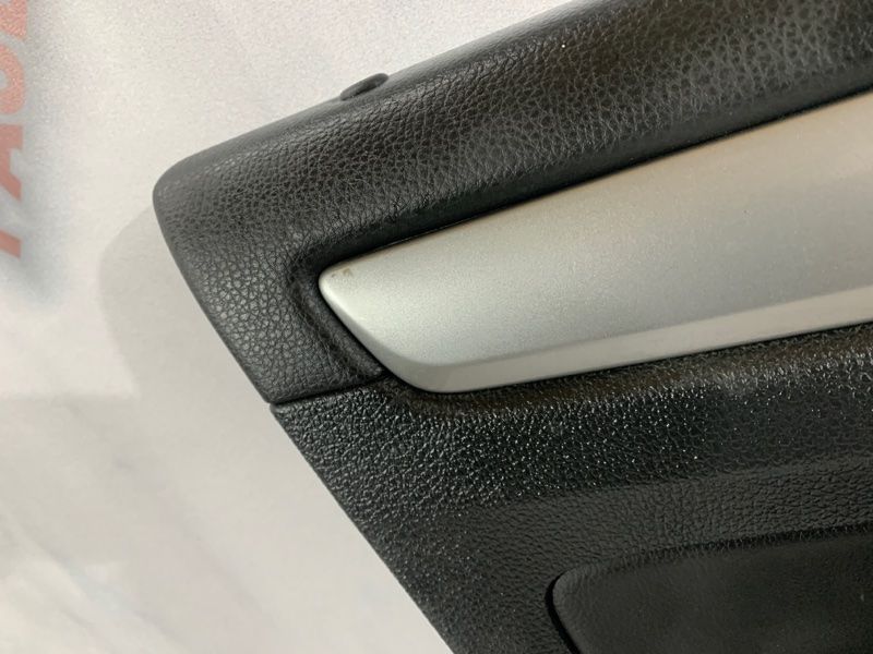 Обшивка дверей Volkswagen Passat