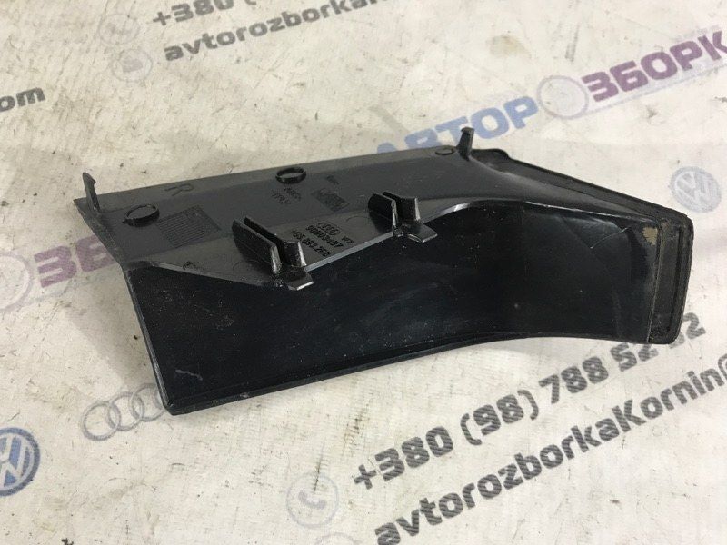 Накладка ліхтаря 4G5853268 Audi A6