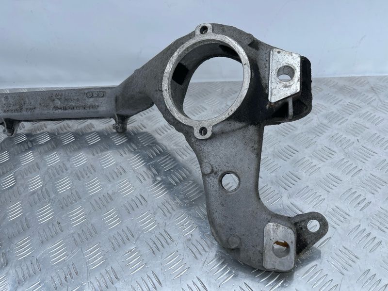 Кронштейн опоры двигателя 7L0199207A Audi Q7