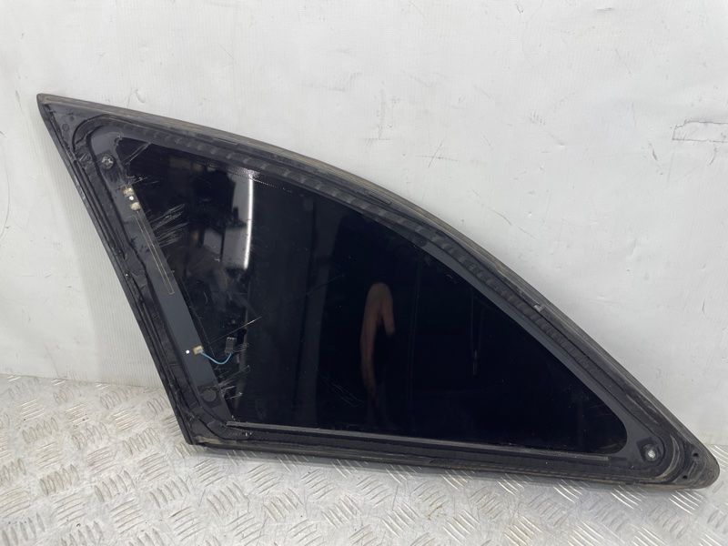 Стекло боковое заднее 8W9845300C Audi A4 Allroad