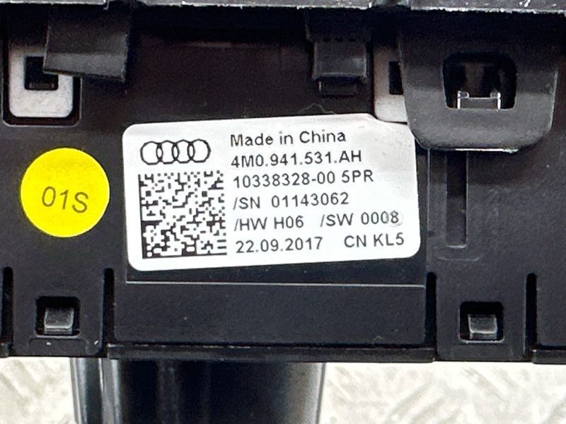 Перемикач світла фар Audi Q7