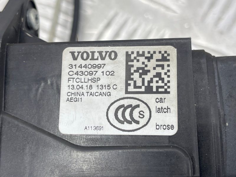 Замок дверей Volvo XC60