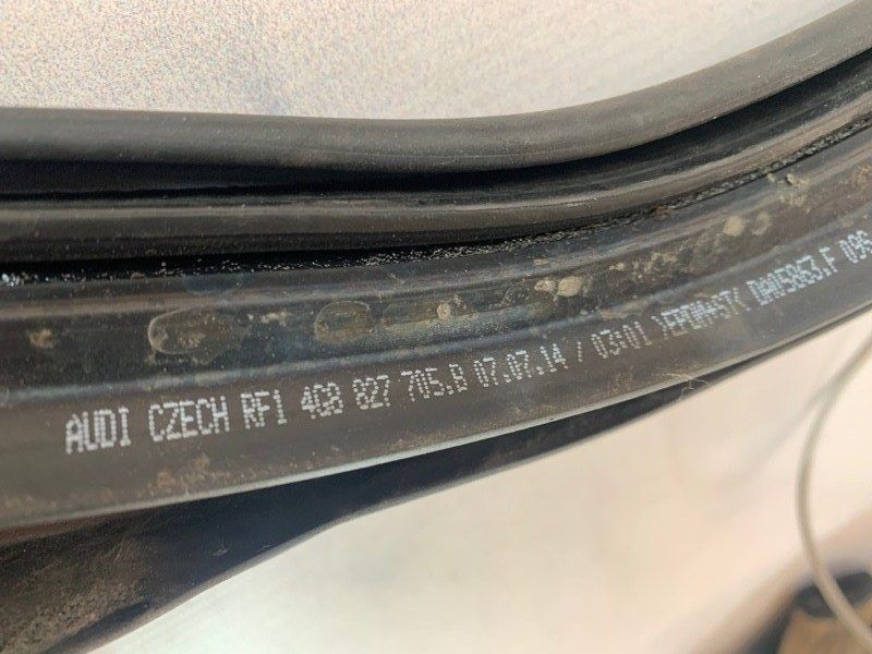 Ущільнювач багажника 4G8827705B Audi A7