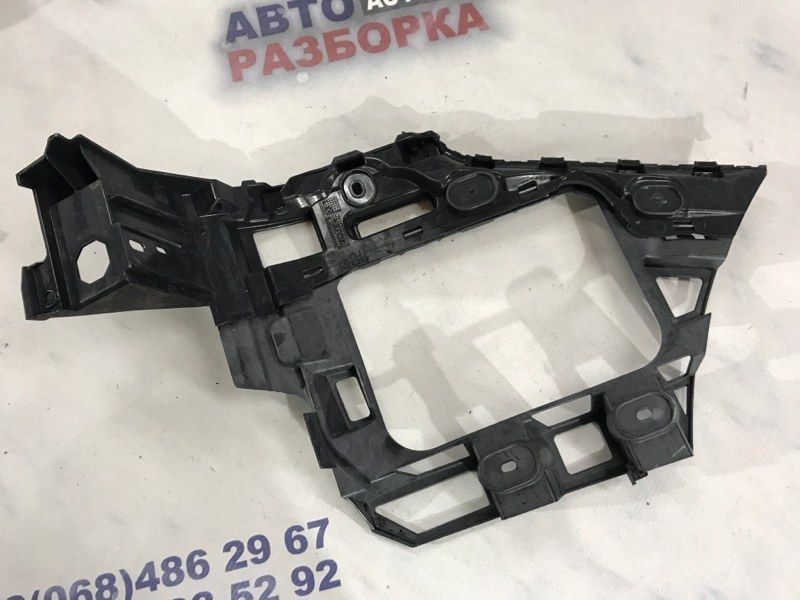 Направляюча заднього бампера 7P6807393A Volkswagen Touareg