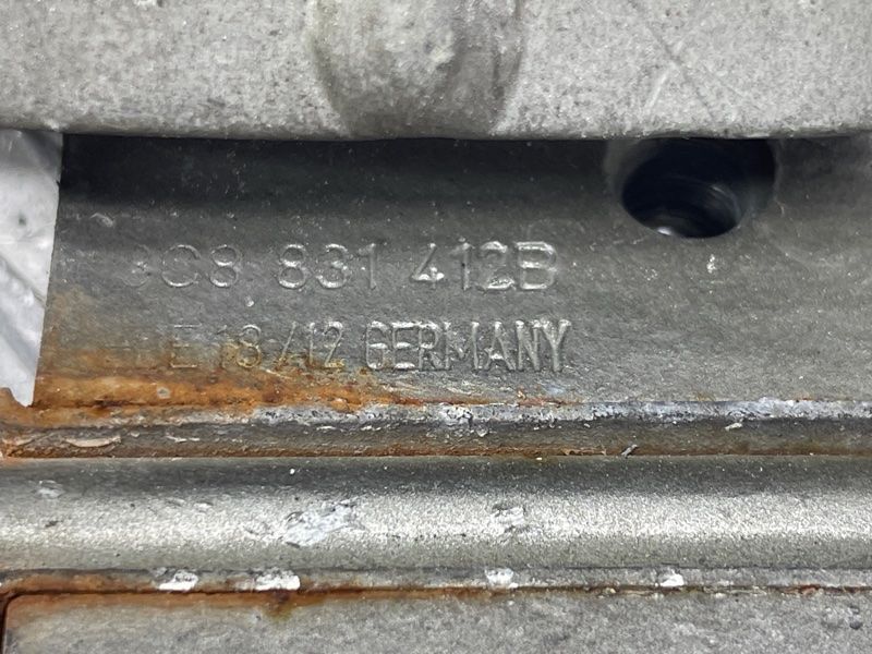 Петля двери нижняя 3C8831412B Volkswagen CC