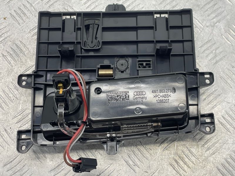 Ящик центральной консоли 4M1863273B4PK Audi Q7
