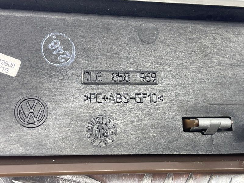 Накладка торпедо Volkswagen Touareg