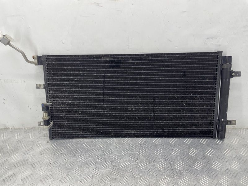 Радіатор кондиціонера 8T0260401D Audi Q5