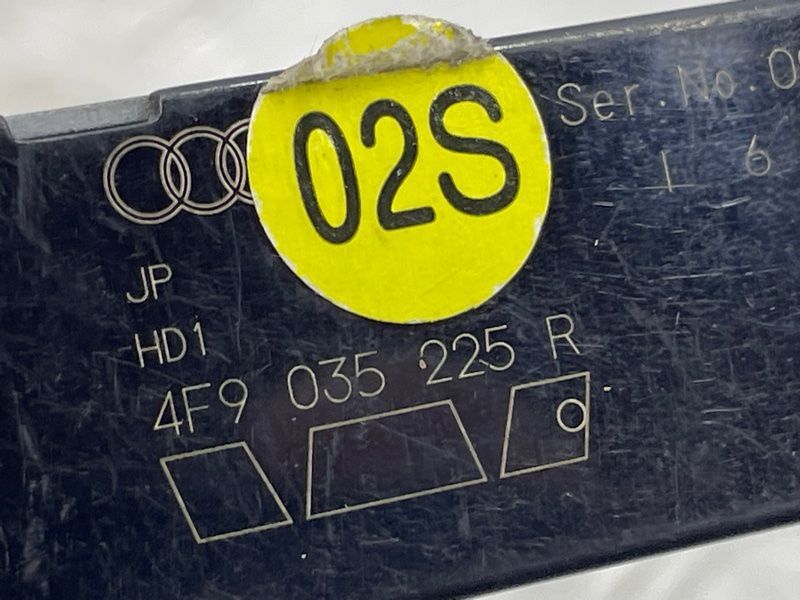 Підсилювач антени 4F9035225R Audi A6