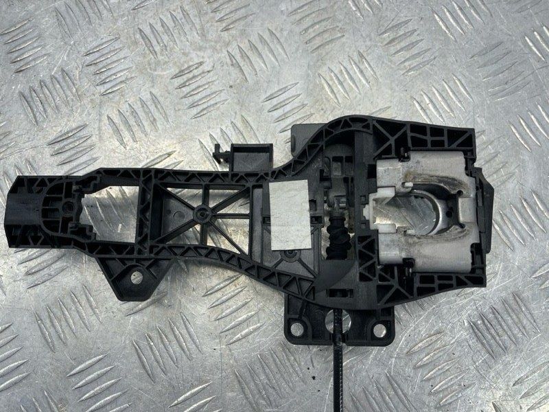 Кронштейн ручки 4L1837885H Audi Q7