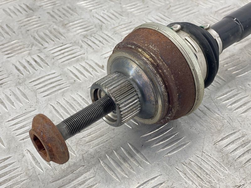 Полуось 8R0501203C Audi A7