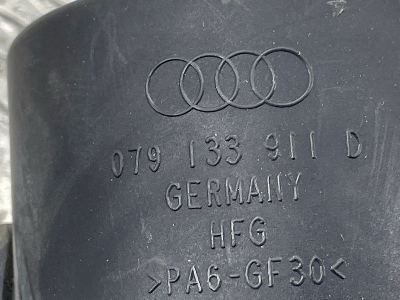 Патрубок Audi A8
