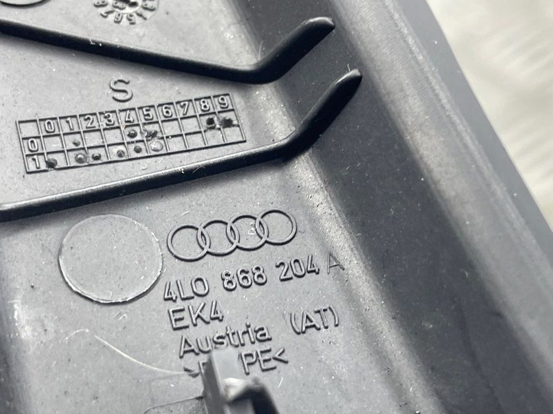 Облицювання стійки 4L0868204A4PK Audi Q7