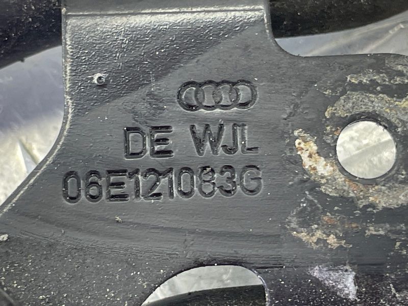Трубопровод системы охлаждения 06E121083G Audi Q7