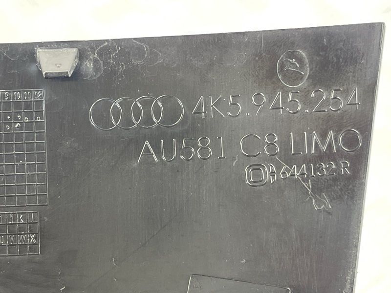 Накладка заднього ліхтаря 4K5945254 Audi A6