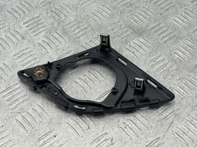 Кронштейн 4M0035428 Audi Q7