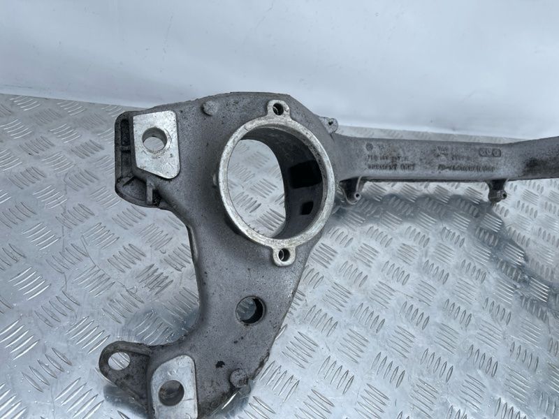 Кронштейн опоры двигателя 7L0199207A Audi Q7