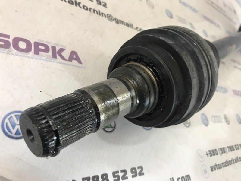 Піввісь 7L8501201B Audi Q7