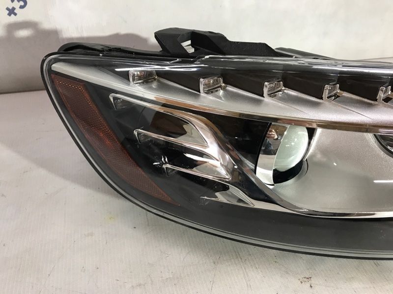 Фара ксенон права 4L0941004AK Audi Q7 Audi Q7