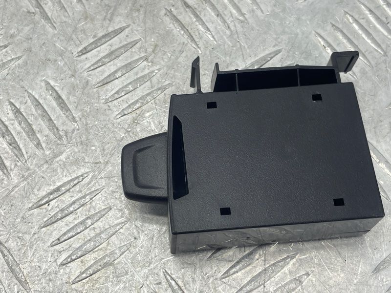 Блок SIM карты 31324668 Volvo XC60 Volvo S60, Volvo S60 Cross Country, Volvo S80, Volvo S90, Volvo V60, Volvo V60 Cross Country, Volvo V90, Volvo V90 Cross Country, Volvo XC40, Volvo XC40 Recharge, Volvo XC60, Volvo XC70, Volvo XC90