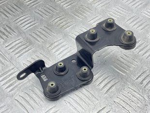 Кронштейн додаткового насоса 8W0121305AH Audi A4