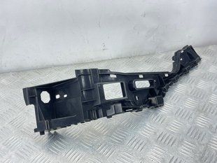 Направляюча заднього бампера 7P6807393C Volkswagen Touareg