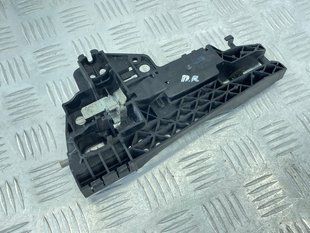 Кронштейн ручки 4H0837886 Audi A8