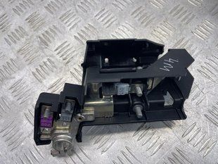 Плюсова клема з піропатроном 8W0915459G Audi Q7