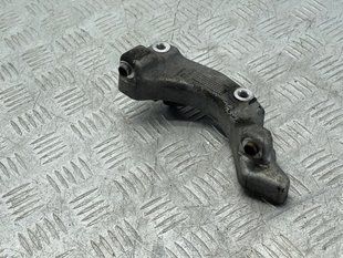 Кронштейн компрессора кондиционера 31401869 Volvo XC90 Volvo S60, Volvo S60 Cross Country, Volvo S80, Volvo S90, Volvo V60, Volvo V60 Cross Country, Volvo V90, Volvo V90 Cross Country, Volvo XC40, Volvo XC60, Volvo XC70, Volvo XC90