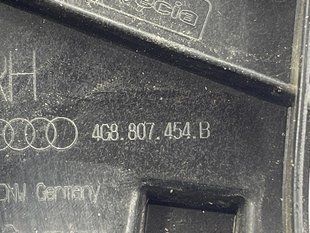 Направляюча заднього бампера 4G8807454B Audi A7