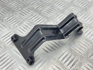 Кронштейн 7L8819545 Audi Q7