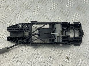Кронштейн ручки Volkswagen Touareg