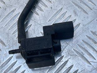 Клапан електромагнітний 037906283C Volkswagen Touareg